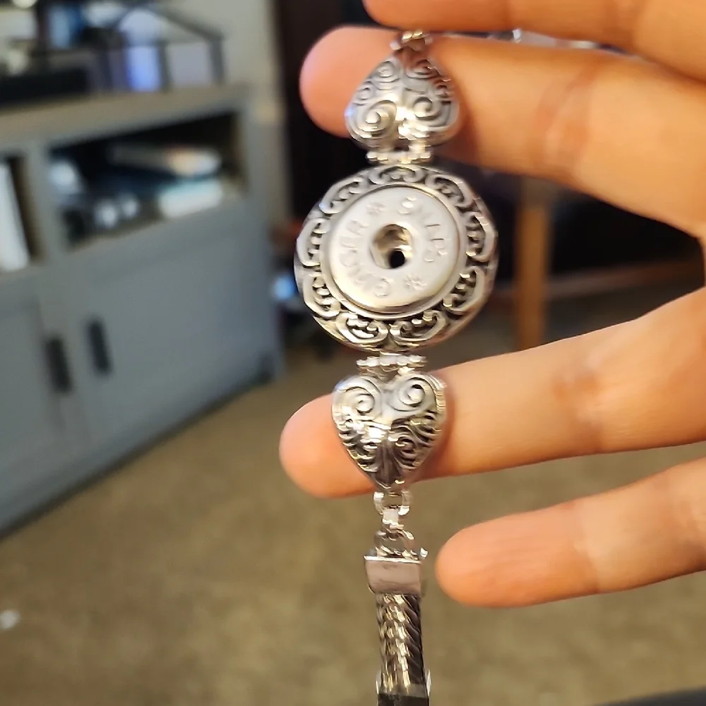 Chic Silver and Blue Snap Bracelet Collection - Picture 4 of 7
